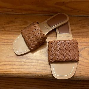 Tahari sandals size 7.5